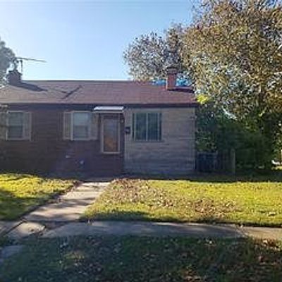 10043 Diamond Dr, Saint Louis, MO 63137