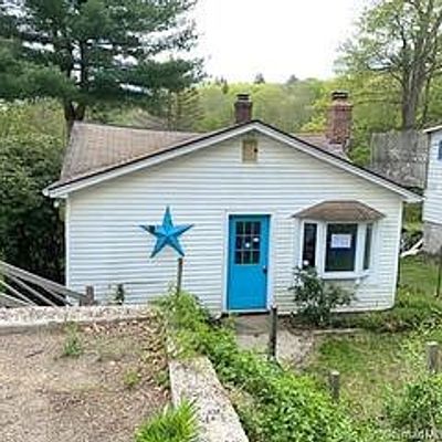 101 White Rd, Ellington, CT 06029