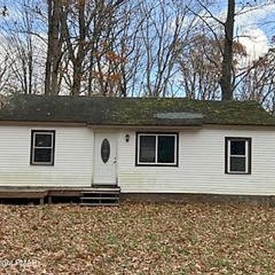 102 Heartwood Dr, Dingmans Ferry, PA 18328