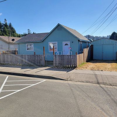 125 S 8 Th St, Lakeside, OR 97449