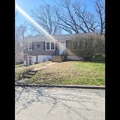 13 Diana St, Worcester, MA 01605