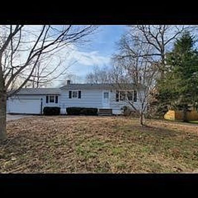 13 Lake St, Ledyard, CT 06339