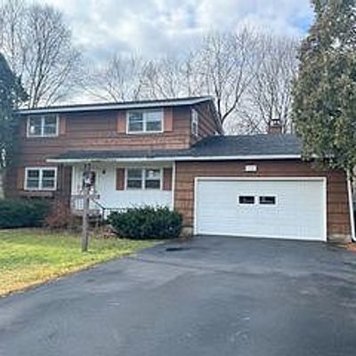 132 Thornton Cir N, Camillus, NY 13031