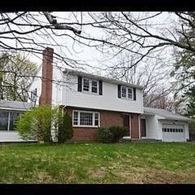 14 Crown St, Clinton, MA 01510