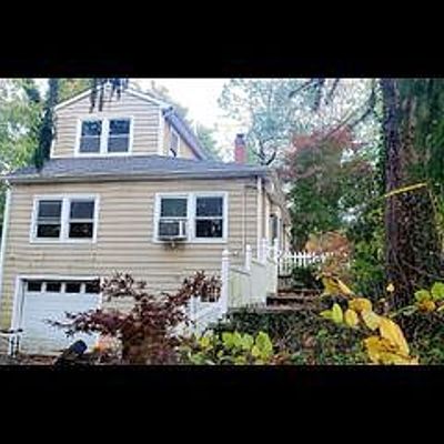 14 Valhal Rd, Rocky Point, NY 11778