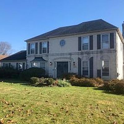 1401 Barton Dr, Fort Washington, PA 19034