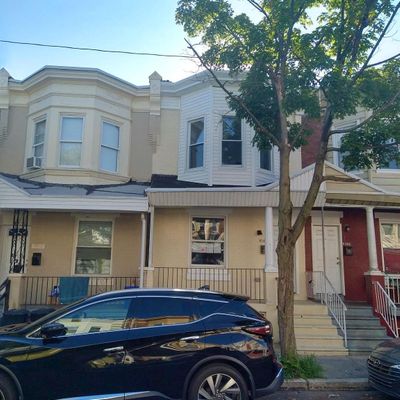 1414 N Hirst St, Philadelphia, PA 19151