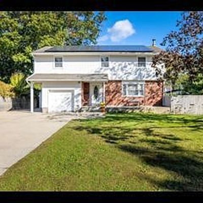 117 Fawn Dr, East Islip, NY 11730