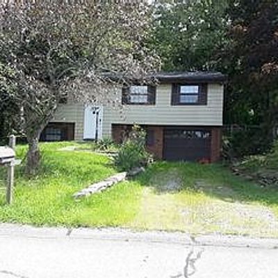 122 Carousel Dr, Delmont, PA 15626