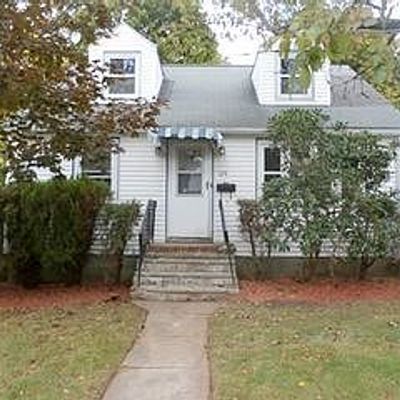 124 Chittick Rd, Hyde Park, MA 02136