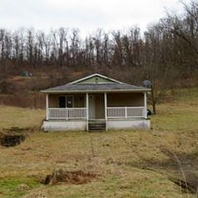 16 Deer Run Ln, Coal Center, PA 15423