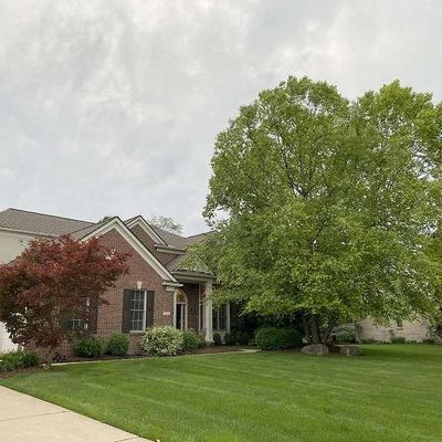 1634 Covington Woods Ln, Lake Orion, MI 48360