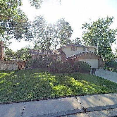 1688 S Garland Ct, Lakewood, CO 80232