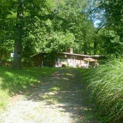 17156 Renovo Rd, Renovo, PA 17764