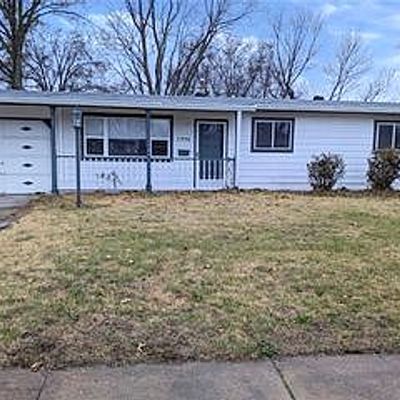 1775 Kay Dr, Florissant, MO 63031