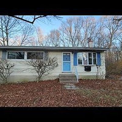 18 Avon Pl, Mystic, CT 06355