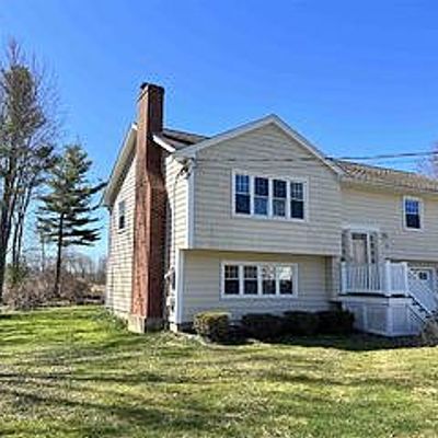 18 Crestview Ter, Stratham, NH 03885