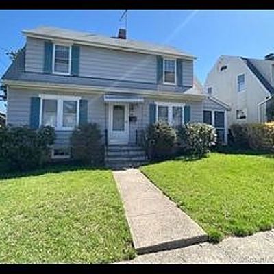 18 Lakeview Dr, Norwalk, CT 06850