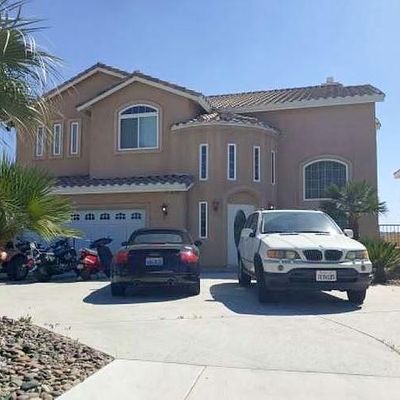 18105 Lakeview Dr, Victorville, CA 92392