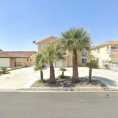 18105 Lakeview Dr, Victorville, CA 92395