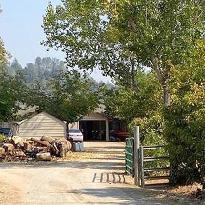 14425 Holiday Rd, Redding, CA 96003