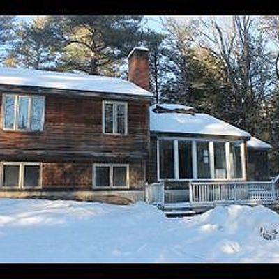 146 W Parish Rd, Concord, NH 03303