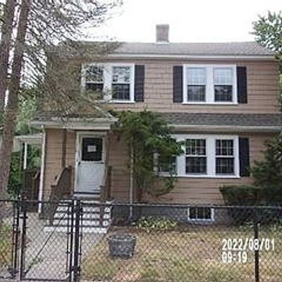 150 Greenwood St, Wakefield, MA 01880