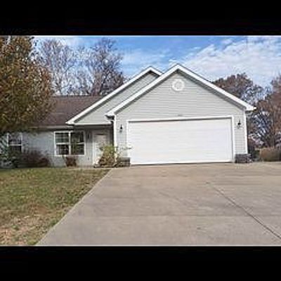 1512 Hawkeye Ct, Carterville, IL 62918