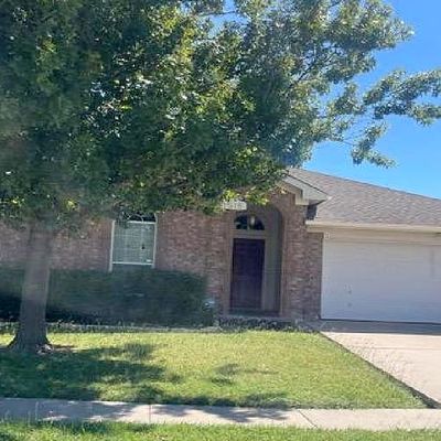 1518 Loveland Dr, Arlington, TX 76018