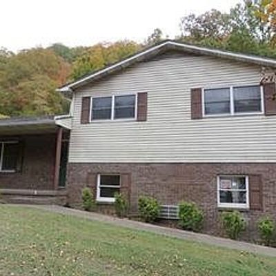 152 Highway 990, Coalgood, KY 40818