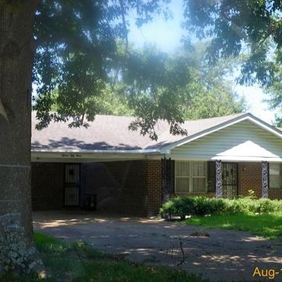 1553 Azalea Dr, Clarksdale, MS 38614