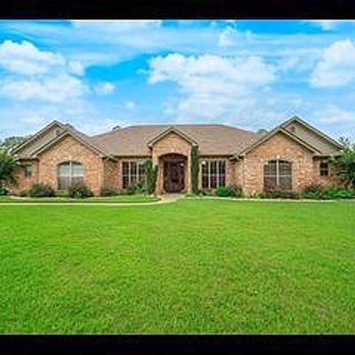 200 Kayla Ln, Longview, TX 75602