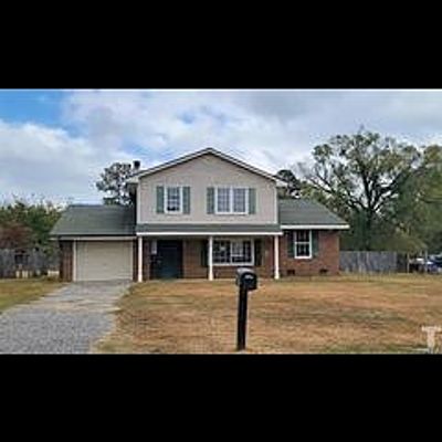 200 Pierron Dr, Fayetteville, NC 28303