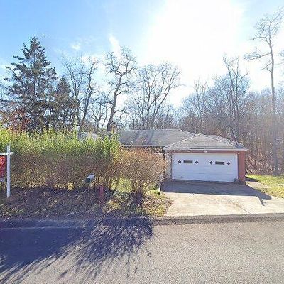 201 Maple Lo Dr, Pittsburgh, PA 15235