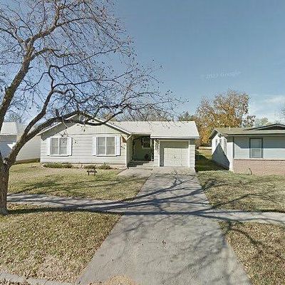 202 Hamilton Ave, Ballinger, TX 76821