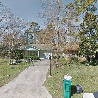 203 N Forest Dr, Willis, TX 77378