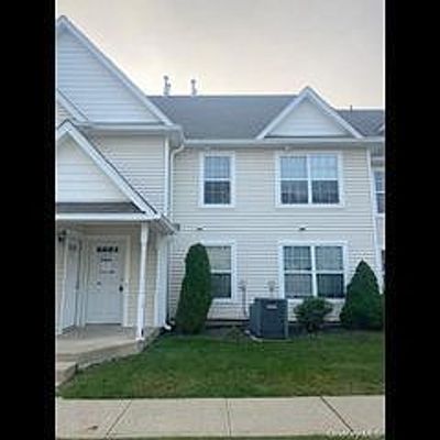 203 Ruth Ct, Middletown, NY 10940