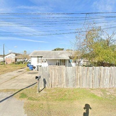 2038 Crestmont St, Corpus Christi, TX 78418