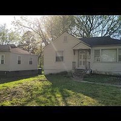 2049 Raven Dr, Saint Louis, MO 63133