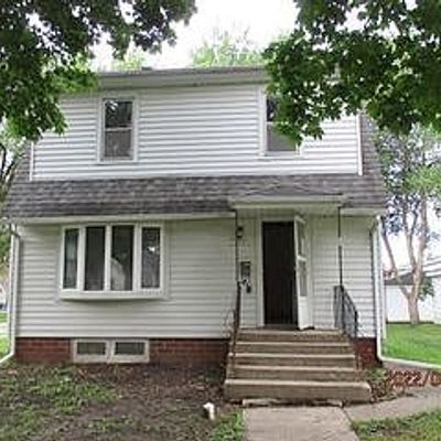 207 N F St, Indianola, IA 50125