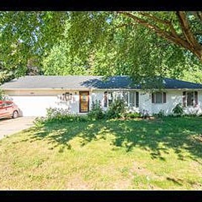 2079 Mcmenemy St, Saint Paul, MN 55117