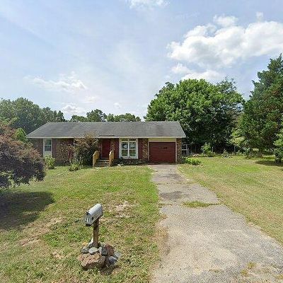 21 Gladiola Dr, Spring Lake, NC 28390