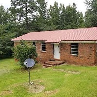 21 Tree Ln, Eutaw, AL 35462