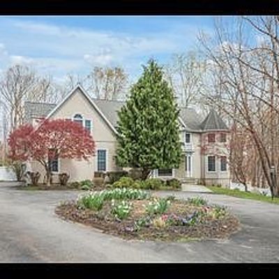 21 Sunderland Ln, Katonah, NY 10536