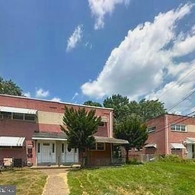 2100 Valley View Dr, Folcroft, PA 19032