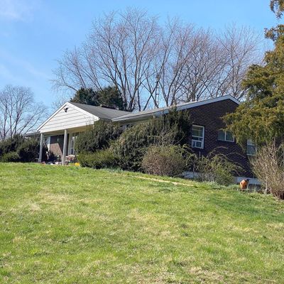 211 Marlpit Ln, Martinsburg, WV 25404