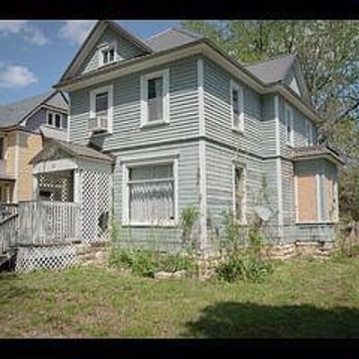 218 Pennsylvania Ave, Holton, KS 66436