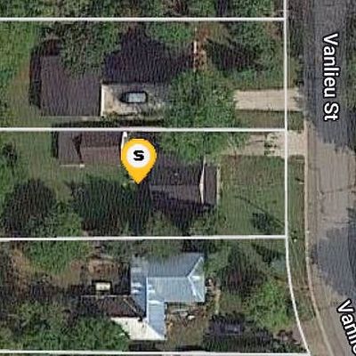 220 Van Lieu St, Charlotte, MI 48813