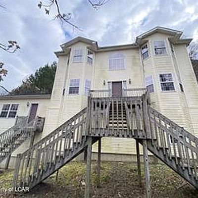 221 Highland Dr, Stroudsburg, PA 18360