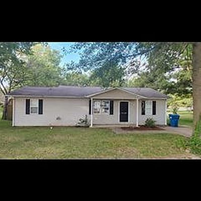 222 E South St, Benton, MO 63736